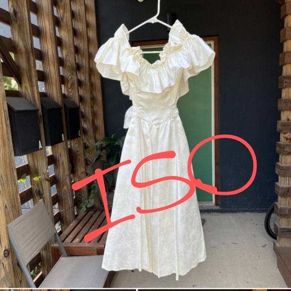Gunne Sax Dresses & Skirts - ‼️ISO‼️ Gunne Sax Off the Shoulder Wedding Gown